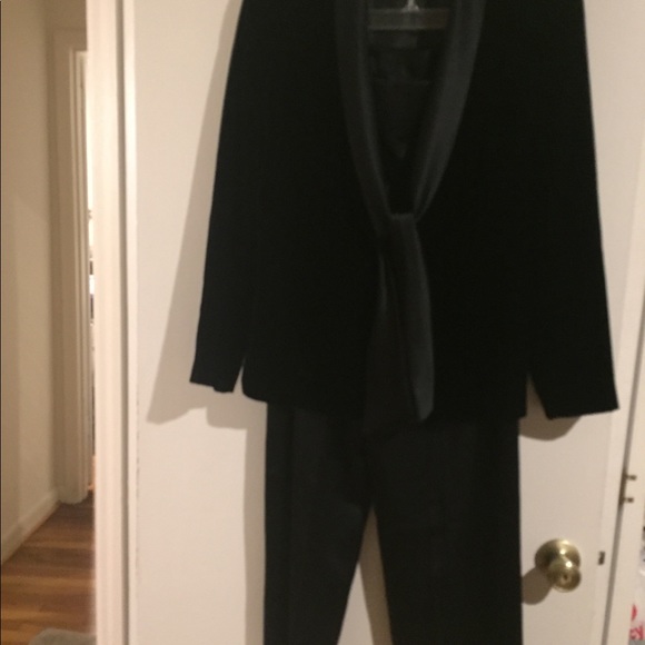 Women’s Talbots Black Pant Suit - Picture 3 of 3